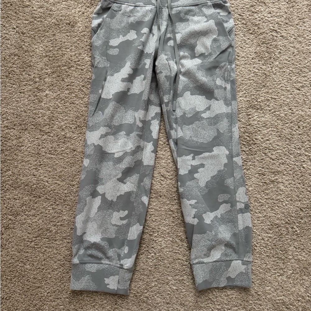 Lululemon Athletica Gray Camo Sweatpants